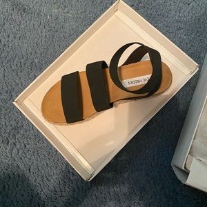KIMMIE STEVE MADDEN SANDALS